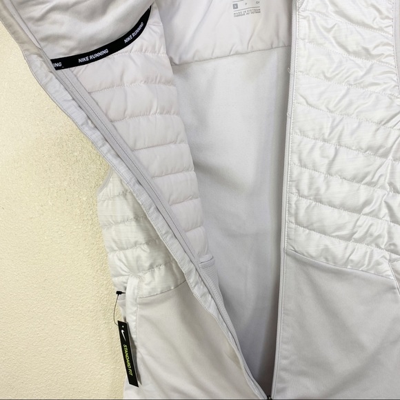 ✖️SOLD✖️•NIKE• Essential Quilted Running Vest - Picture 6 of 13